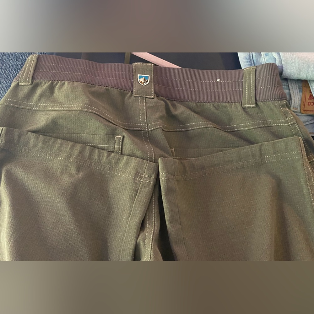 Women’s size 8 Reg Kuhl Strattus Hiking Pant